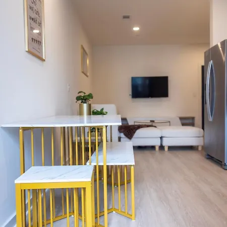 Cozy 1Br With Private Balcony, Gym, Pool & Workspace